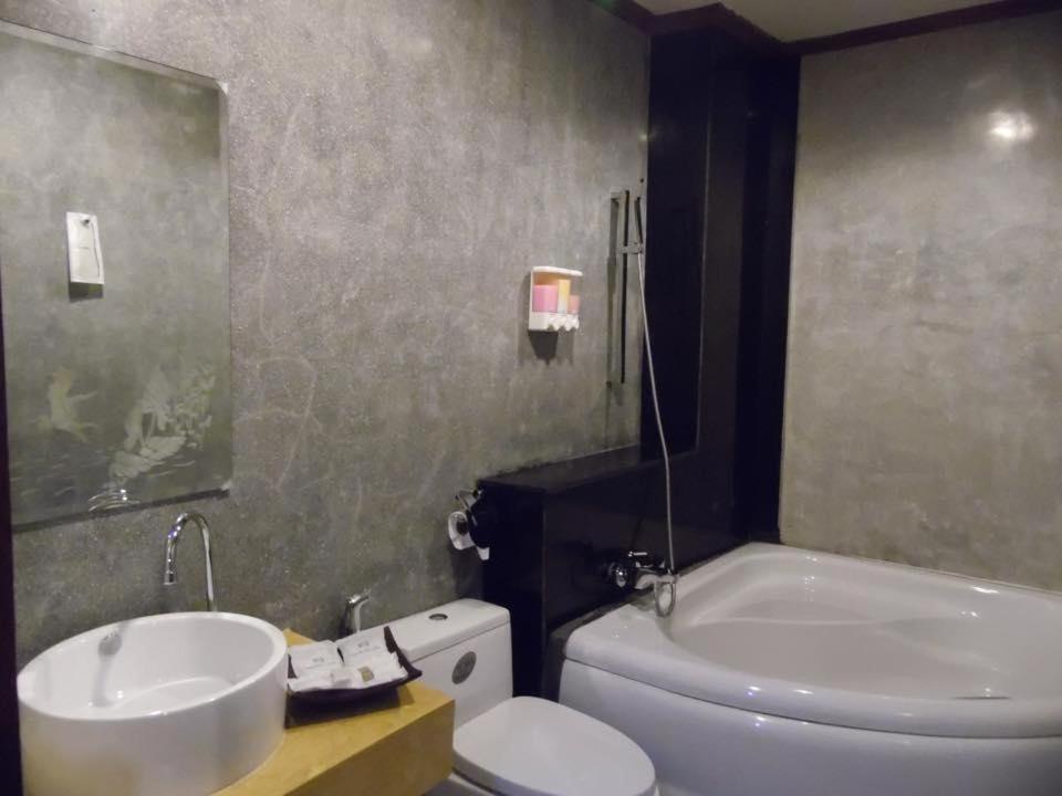 Charming Lao Hotel Muang Xai Exterior foto